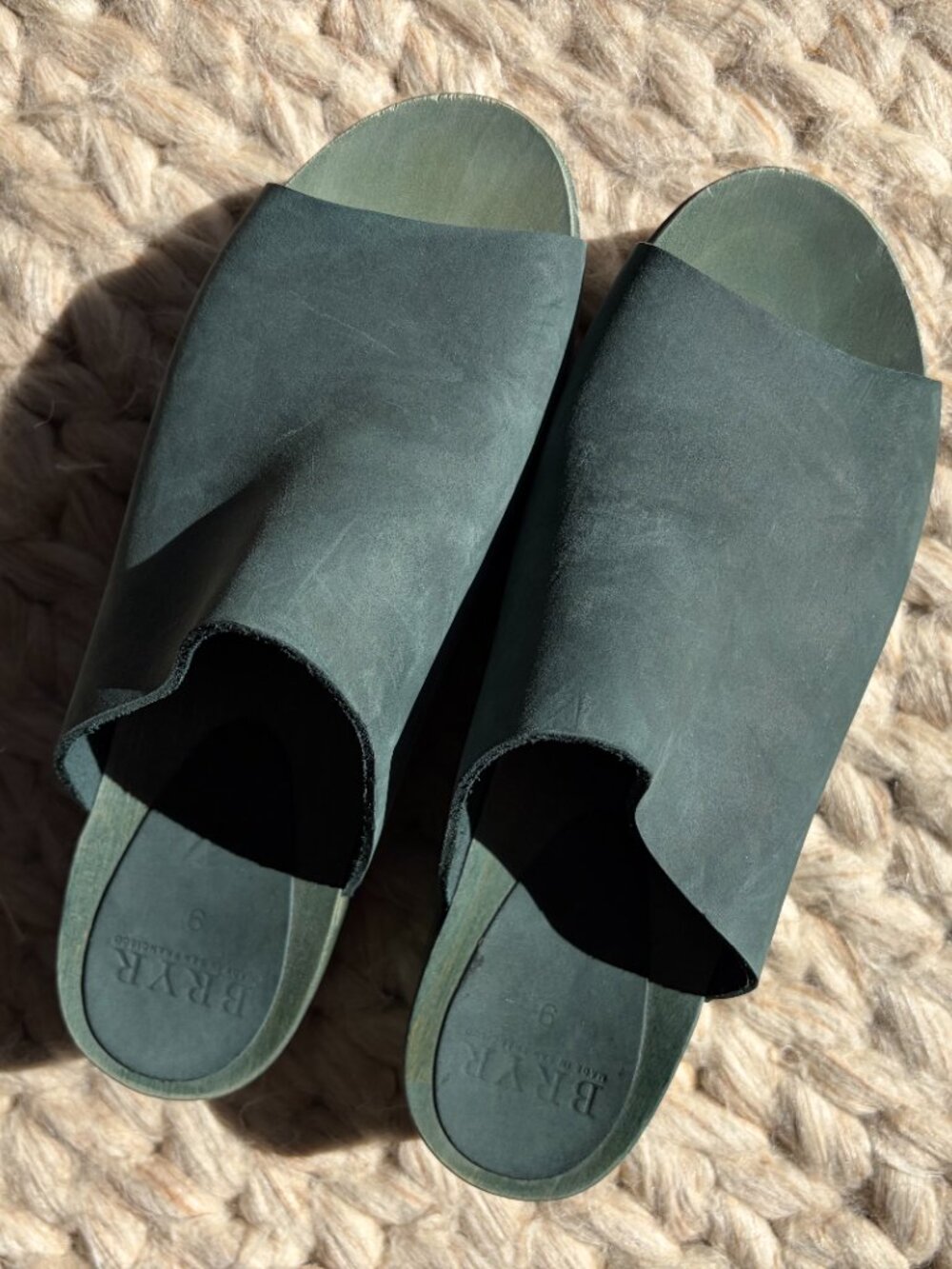 Green Bryr Clogs! - Picture 2 of 4